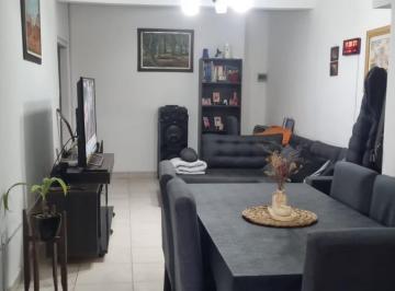 Casa · 130m² · 3 Ambientes · Casa en Alquiler - 2 Dorm. 1 Baño - La Plata