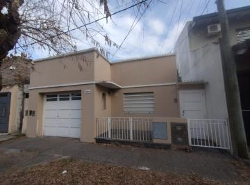 Casa · 130m² · 3 Ambientes · Casa en Alquiler - 2 Dorm. 1 Baño - La Plata