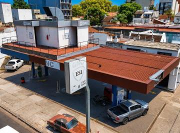 Local comercial · 200m² · Esquina Estratégica Sobre Av América – Ideal Estación de Servicio / Desarrollo Comercial