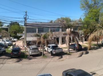 Local comercial · 651m² · 9 Cocheras · Venta Edificio Comercial en Block en Pilar - con Renta