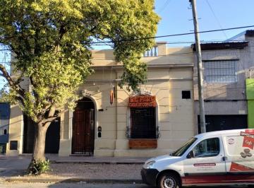 Casa · 224m² · 4 Ambientes · 1 Cochera · Venta Casa Barrio Pueyrredon 3 Dorm