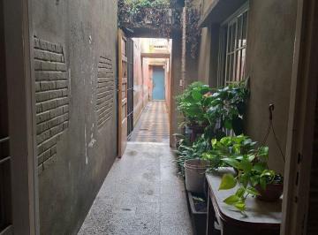 PH de 4 ambientes, Barracas · Venta de PH con Gran Potencial de 4 Ambientes en Barracas