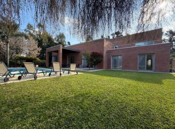 Casa de 8 ambientes, Pilar · Venta - Esplendida Casa Mayling Club de Campo