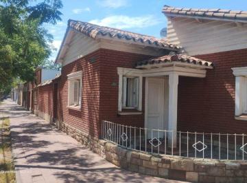 Casa · 150m² · 4 Ambientes · 2 Cocheras · Casa Esquina 3 Dorm. Cochera Dorrego Gllen