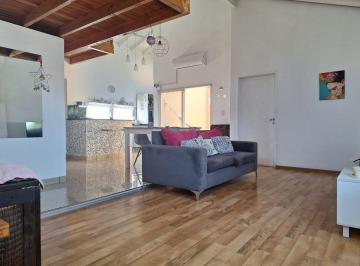 PH · 90m² · 4 Ambientes · PH 4 Ambientes y Patio en Venta en Tapiales