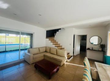 Casa · 101m² · 3 Ambientes · 1 Cochera · Venta Casa Escobar Dos Plantas con Pileta