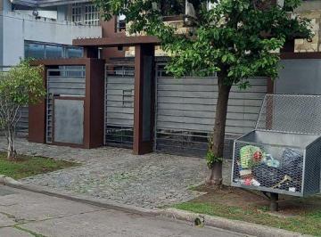 Departamento · 67m² · 3 Ambientes · 1 Cochera · Excelente Dúplex 3 Amb Zona Residencial Adrogué