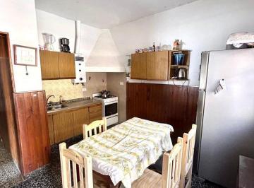 Casa · 160m² · 6 Ambientes · 1 Cochera · Venta Casa 5 Amb con Patio y Cochera en Quilmes