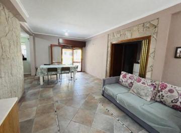 Casa · 130m² · 4 Ambientes · 1 Cochera · Casa 4 Ambientes en Venta Quincho Cochera en Glew