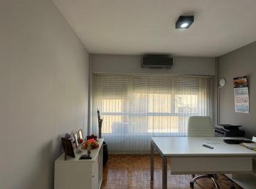 Oficina comercial · 31m² · 1 Cochera · Oficina con Cochera en Monserrat
