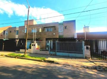 Casa · 90m² · 6 Ambientes · 1 Cochera · Venta Duplex 3 Dorm. 2 Baños B San Francisco