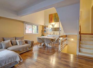 Casa · 193m² · 4 Ambientes · 2 Cocheras · Increible Triplex con 2 Cocheras y Parrilla