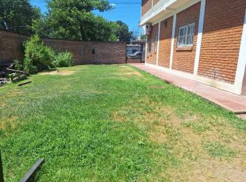 Casa · 137m² · 4 Ambientes · 1 Cochera · Venta Casa 4 Ambientes Jardin Cochera La Reja