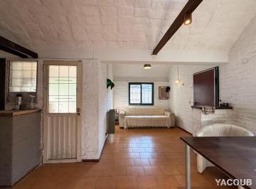 Casa · 95m² · 4 Ambientes · Casa en Venta - 3 Dorm. 3 Baños - Manuel B Gonnet