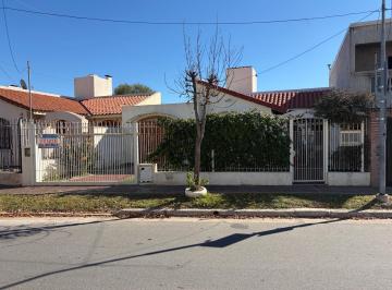 Casa · 127m² · 6 Ambientes · 2 Cocheras · Casa en Don Bosco de Horizonte, 3 Dorm 2 Baños!