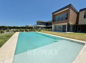 Casa · 378m² · 6 Ambientes · 2 Cocheras · Casa Venta B°nautico San Juan Al Rio Lujan - Tigre