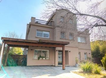 Casa · 263m² · 8 Ambientes · 3 Cocheras · Venta Casa 4 Dorm. Santa Catalina Villanueva