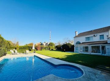 Casa · 260m² · 8 Ambientes · 2 Cocheras · Venta Casa Barrio Cerrado Villa Olivos 7 Ambientes