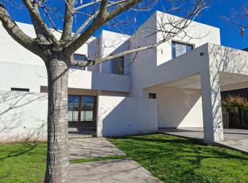 Casa · 261m² · 6 Ambientes · 2 Cocheras · Casa San Matias 6 Amb en Gran Lote a Estrenar