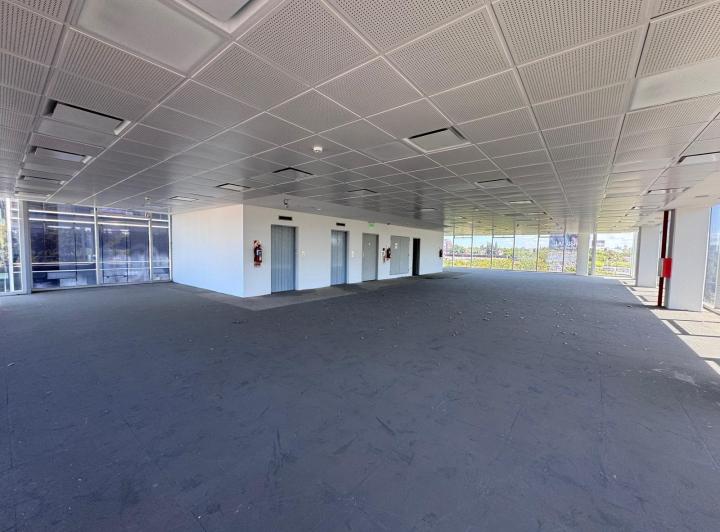 Oficina comercial · 345m² · 1 Ambiente · 5 Cocheras