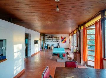 Casa · 100m² · 4 Ambientes · 1 Cochera · Venta de Casa de 3 Dorm. y 600 m de Jardin