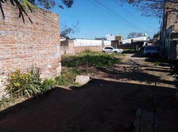 Casa · 102m² · 4 Ambientes · Casa con Gran Terreno en Av Lujan