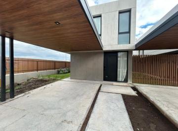 Casa · 150m² · 6 Ambientes · Duplex 3 Dorm. Chacras Green