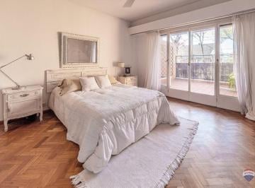 PH · 200m² · 6 Ambientes · 1 Cochera · PH Tipo Casa 260 m² Loft y Terrazas La Lucila.