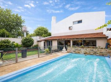 Casa · 170m² · 3 Ambientes · 1 Cochera · Nuevo Valor! Casa 3 Amb Pileta Quincho V Madero