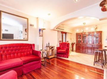 Casa · 168m² · 3 Ambientes · 1 Cochera · Venta Casa 3 Ambientes Lanus