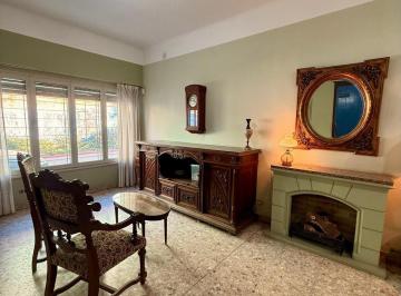 Casa · 348m² · 5 Ambientes · 2 Cocheras · Casa Lote en Venta en V. Sarmiento Moron