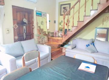 Casa · 80m² · 3 Ambientes · 2 Cocheras · Casa Venta 3 Ambientes 2 Baños, en Ituzaingó.