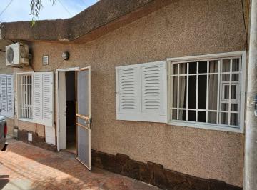 Casa · 86m² · 4 Ambientes · Casa Tres Dorm. Excelente Estado. Barrio Grandoli