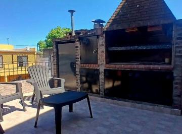 Casa · 310m² · 4 Ambientes · 11 Cocheras · Venta Casa 4 Amb + 3amb + Galpon 11 Coch (Caseros)