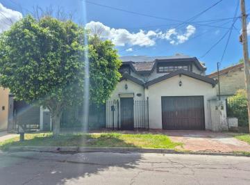 Casa · 150m² · 4 Ambientes · 1 Cochera · Venta Casa 4 Amb Hurlingham Cochera Patio