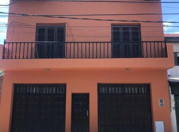 Casa · 275m² · 8 Ambientes · 3 Cocheras · Venta Casa 8 Amb en Caseros Apto Credito Permuta