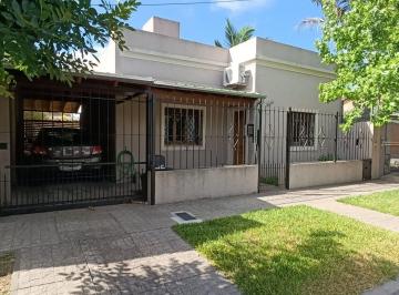 Casa · 154m² · 4 Ambientes · 2 Cocheras · Venta Casa 4 Amb. Parque Johnston - Hurlingham