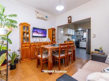 Casa · 98m² · 3 Ambientes · 1 Cochera · Venta Casa 2 Dorm. con Patio