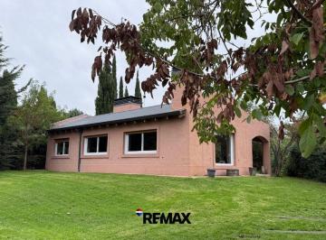 Casa · 317m² · 4 Ambientes · 2 Cocheras · En Venta | Apta Credito Patagonia - Pilmaiquen 535