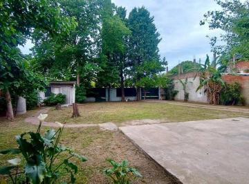 Casa · 70m² · 3 Ambientes · 5 Cocheras · Venta Casa - Jardin - 620 m²