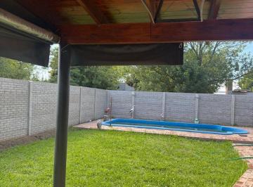 Quinta vacacional · 3m² · 1 Dormitorio · Quincho con Pileta en Pinzon