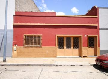 Casa · 130m² · 4 Ambientes · 1 Cochera · Venta Casa 4 Amb Terraza Garaje Pompeya