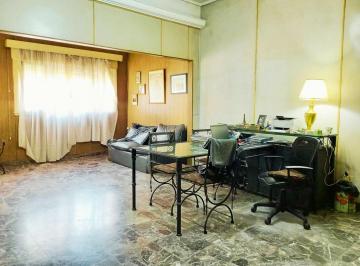 Casa · 178m² · 4 Ambientes · 1 Cochera · Venta Casa 4 Amb Castelar Norte Centro Apto Credit