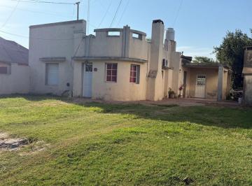 Casa · 85m² · 5 Ambientes · Casa Dos Dorm. en Santa Isabel