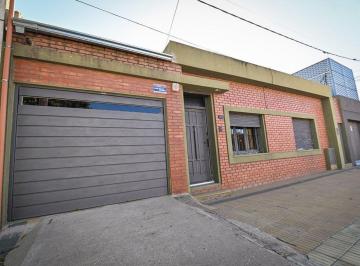 Casa · 104m² · 4 Ambientes · 1 Cochera · Casa en Venta 3 Dorm Barrio Centro I
