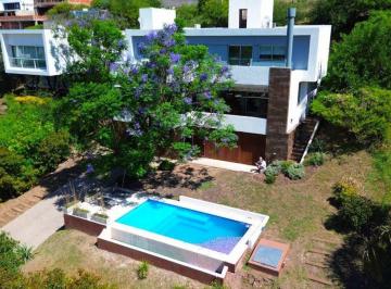 Casa · 368m² · 6 Ambientes · 2 Cocheras · Casa en Venta 3 Dorm. La Rufina