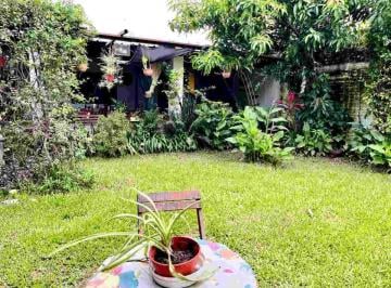 Casa · 406m² · 6 Ambientes · 1 Cochera · Casa en Venta 3 Dorm. con Local Comercial