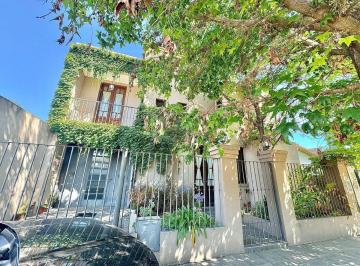 Casa · 165m² · 4 Ambientes · 1 Cochera · Venta Casa Apto Crédito Ituzaingo 4 Ambientes