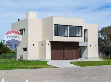Casa · 262m² · 4 Ambientes · 2 Cocheras · Casa en Venta en La Magdalena Canning a Estrenar