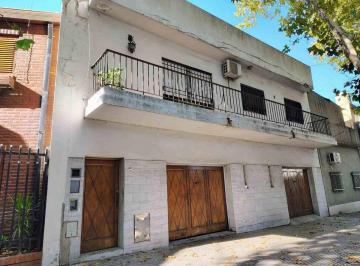 Casa · 130m² · 3 Ambientes · 2 Cocheras · Venta - Casa 1* P. - Garage - A. Credito - Pque Avellaneda